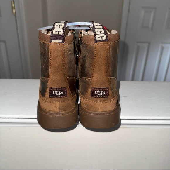 Ugg boys Robley Weather boots size 4 - Picture 4 of 9